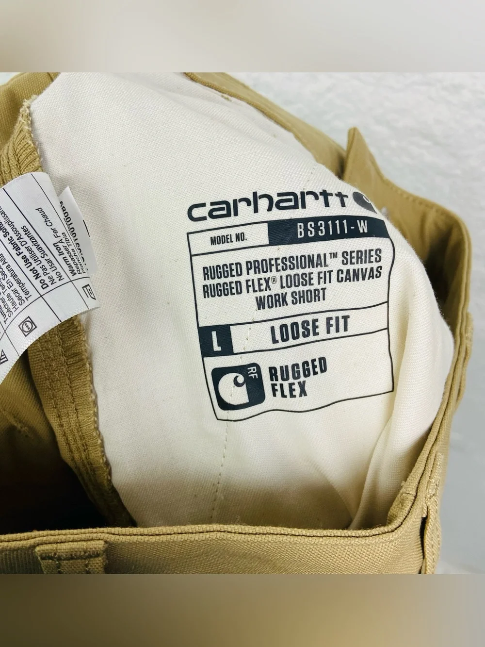 NWT Carhartt rugged professional loose fit Tan Work Bermudas - Straight Fit SZ 4